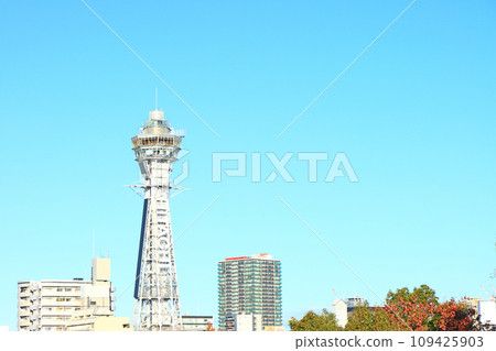 大阪府大阪市通天閣風景 109425903