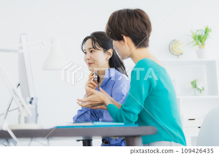 兩個女商人 兩個女商人 109426435