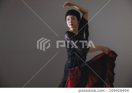 Dancer image 109426494