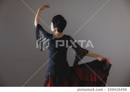 Dancer image Dancer image 109426498
