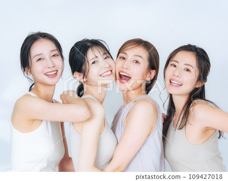 一組自然妝容的中年女性美女形象 109427018