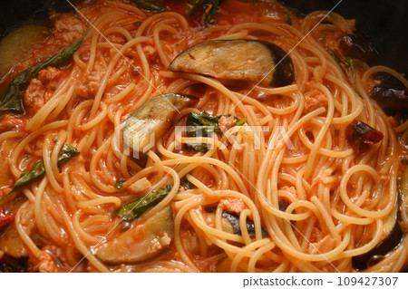 用番茄醬煮義大利麵 109427307