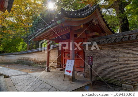 Kyoto Iwashimizu Hachimangu Shrine West Somon Gate Kyoto Iwashimizu Hachimangu Shrine West Somon Gate 109430308