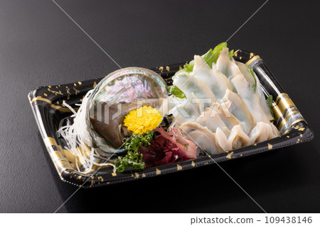 Live abalone sashimi (farmed from Korea) 109438146