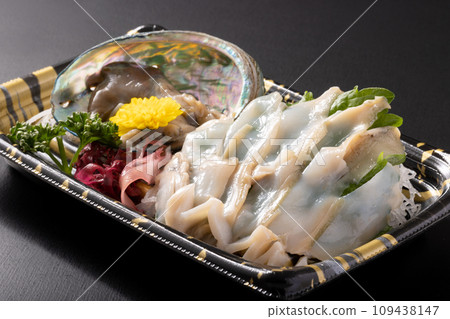 Live abalone sashimi (farmed from Korea) 109438147