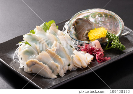 Live abalone sashimi (farmed from Korea) 109438153