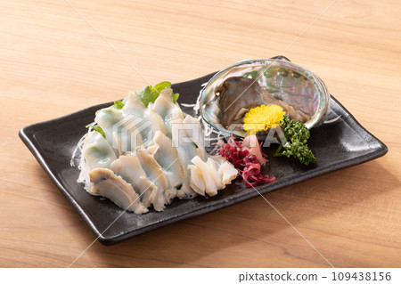 Live abalone sashimi (farmed from Korea) Live abalone sashimi (farmed from Korea) 109438156
