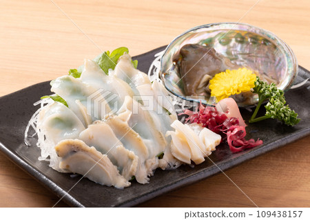 Live abalone sashimi (farmed from Korea) Live abalone sashimi (farmed from Korea) 109438157