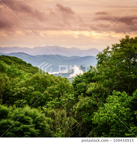 Smokies overlook 109438915