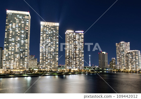 Harumi, Chuo-ku, Tokyo Night view around Harumi High-rise apartment complexes filled with light and the surrounding cityscape 109442012