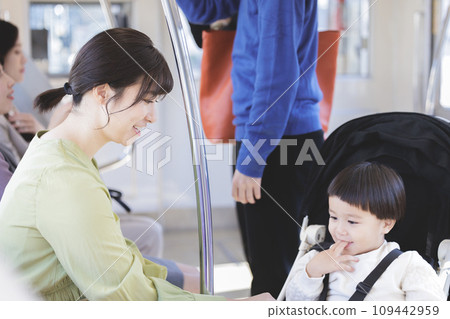 Family train photography cooperation by Keio Electric Railway Co., Ltd. Family train photography cooperation by Keio Electric Railway Co., Ltd. 109442959