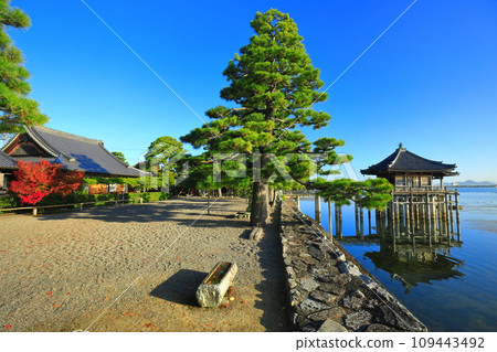 [滋賀縣] 浮見堂（萬月寺）晴空萬裡 109443492