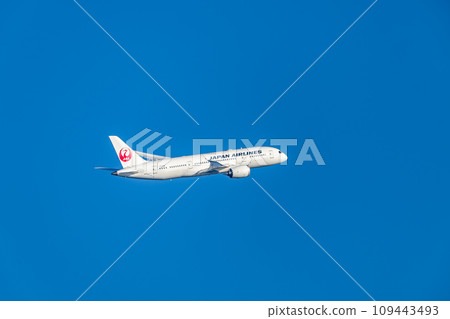 客機/飛機/日本航空波音 787 從羽田機場起飛 109443493