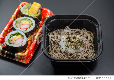 Easy convenience store grated radish soba and salad rolls Easy convenience store grated radish soba and salad rolls 109444355