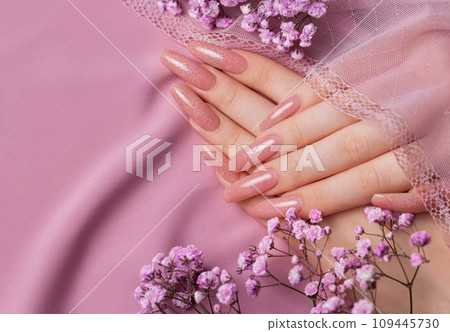 Female hands with beautiful manicure 109445730