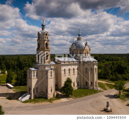 Church of Life-Giving Trinity in Gus-Zhelezny Church of Life-Giving Trinity in Gus-Zhelezny 109445934