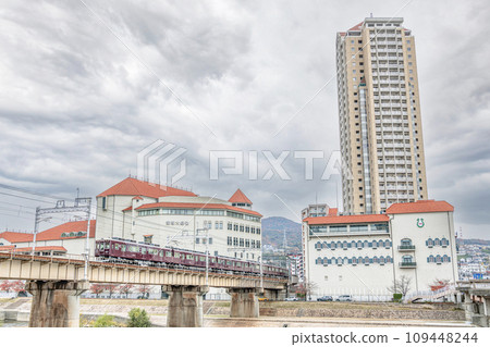 Takarazuka City, Hyogo Prefecture, Takarazuka cityscape under a cloudy sky, Hankyu Corporation vehicles and the area around Takarazuka Grand Theater and Takarazuka Music School 109448244