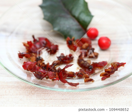 Getting own seeds from berries Getting own seeds from berries 109448652