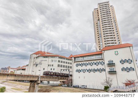 Takarazuka City, Hyogo Prefecture, cloudy Takarazuka cityscape, Takarazuka Music School, Takarazuka Grand Theater and Hankyu Railway 109448757