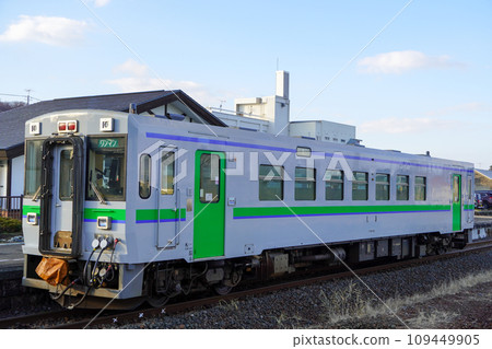 尤尼站的 Kiha 150 型柴油列車 109449905