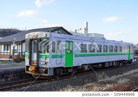 尤尼站的 Kiha 150 型柴油列車 109449906