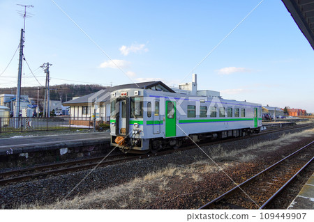 尤尼站的 Kiha 150 型柴油列車 尤尼站的 Kiha 150 型柴油列車 109449907