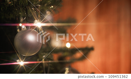 Blurred lights of a Christmas tree Blurred lights of a Christmas tree 109451362