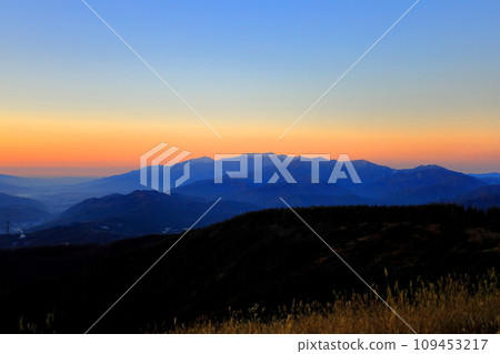 Mt. Ontake from Takabocchi Plateau / Shiojiri City, Nagano Prefecture Mt. Ontake from Takabocchi Plateau / Shiojiri City, Nagano Prefecture 109453217