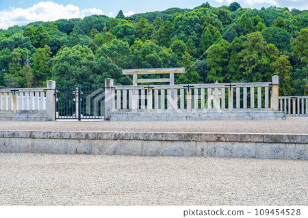 Habikino City, Osaka Prefecture, the 15th Emperor Ojin, Egamofushikō Mausoleum 109454528