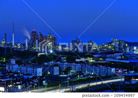 [福岡縣]不夜工廠的夜景（宇部三菱水泥） 109454997