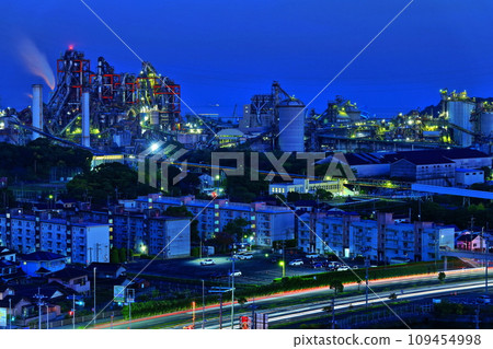 [福岡縣]不夜工廠的夜景（宇部三菱水泥） 109454998