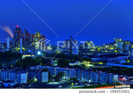 [Fukuoka Prefecture] Night view of the nightless factory (UBE Mitsubishi Cement) 109455001