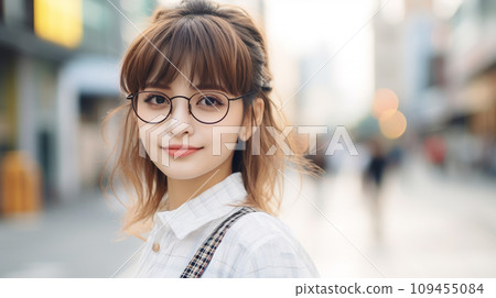 年輕的短髮女商人 109455084