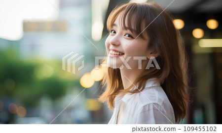 年輕的短髮女商人 年輕的短髮女商人 109455102