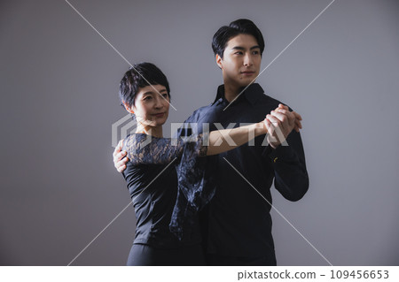 Dancer image Dancer image 109456653