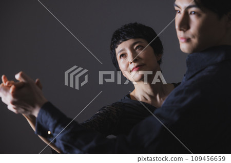 舞者形象 109456659