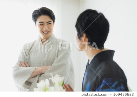 穿著和服的男人和女人 穿著和服的男人和女人 109456688