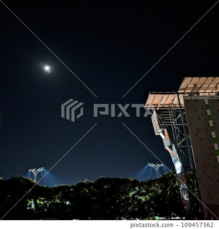 The moon over the bouldering facility, a fantasy The moon over the bouldering facility, a fantasy 109457362