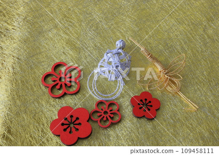 Japanese-style plum miscellaneous goods image Japanese-style plum miscellaneous goods image 109458111