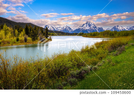 Oxbow Bend of the Snake River in Grand Teton National Park, Wyoming Oxbow Bend of the Snake River in Grand Teton National Park, Wyoming 109458600