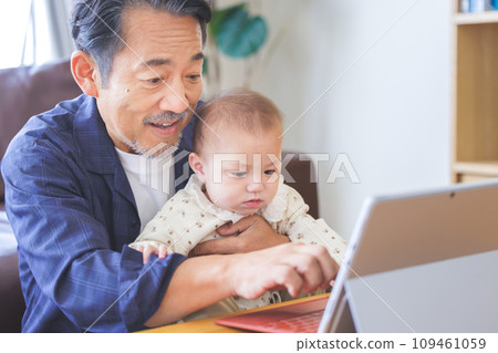 grandfather and grandson computer 109461059
