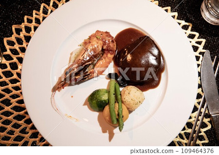 A lean, light, delicious and nutritious brown beef steak. 109464376