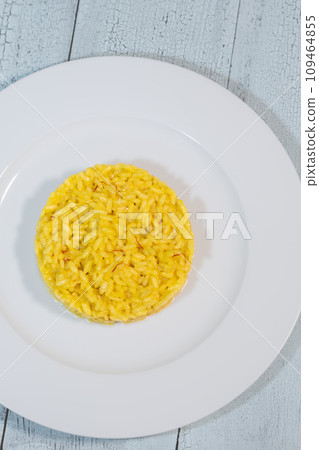 Portion of risotto 109464855