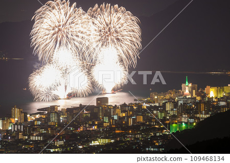 Beppu Christmas Fireworks (Beppu City, Oita Prefecture) 109468134