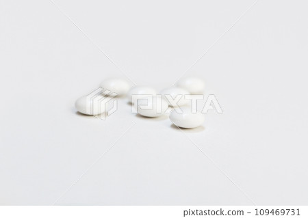 Big medicinal effects hidden in a small pill 109469731