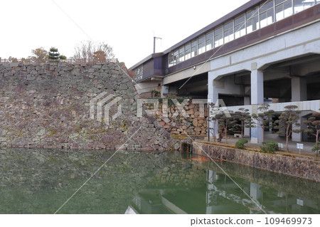 與三原站連為一體的三原城主圍遺址(高影廣場一側) 與三原站連為一體的三原城主圍遺址(高影廣場一側) 109469973