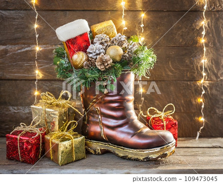 聖誕精彩單品：花圈裝飾靴子 109473045