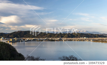 Snowy scenery of Togo Pond and Mt. Daisen 109473329