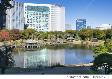 Tokyo Hamarikyu Gardens Tide Pond 109474792