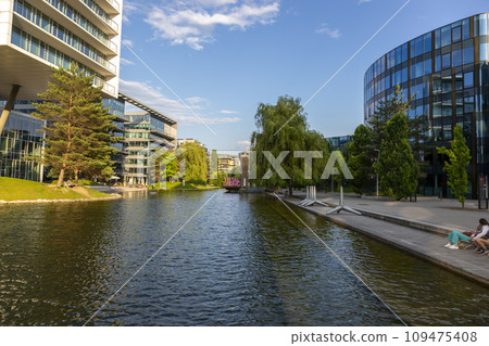 Pond and buildings around in the second district of Vienna Leopoldstadt Pond and buildings around in the second district of Vienna Leopoldstadt 109475408